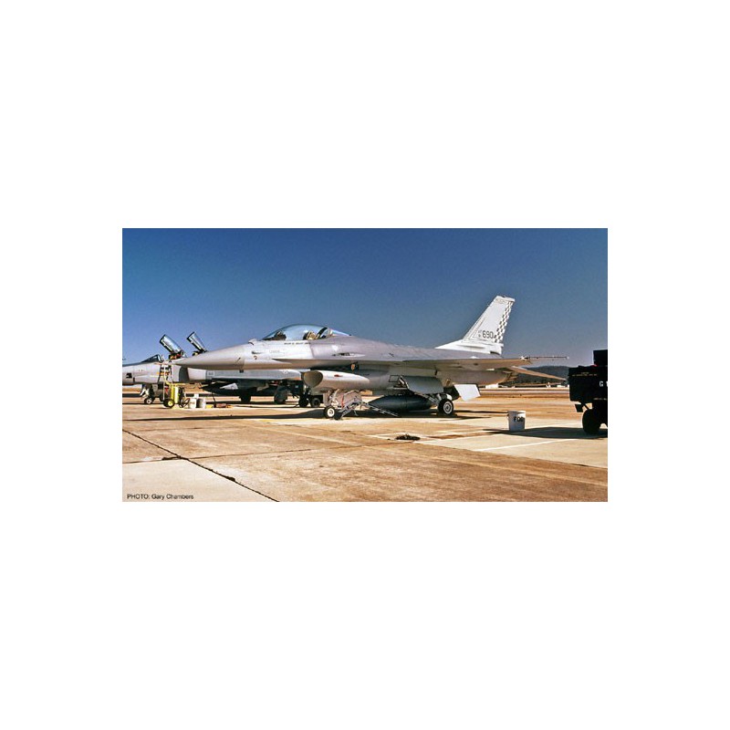 Plastic plane model F-16A ADF Ang Combo 1/72 | Scientific-MHD