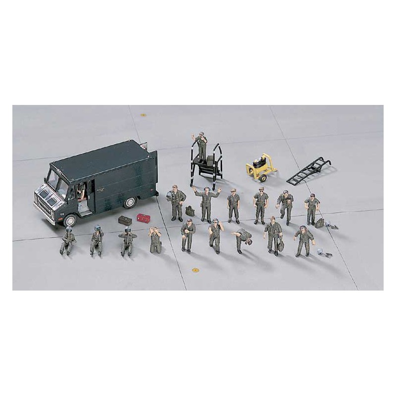 Plastic plane model x72-7 1/72 characters pilots | Scientific-MHD