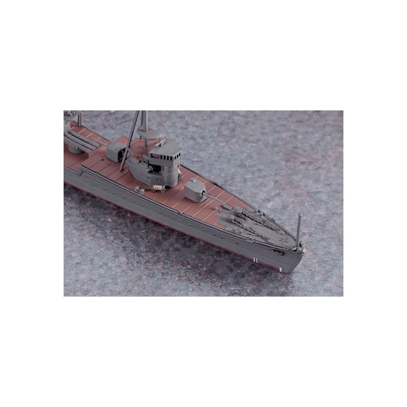 Plastic boat model Light Cruiser Tenryu 1/700 | Scientific-MHD