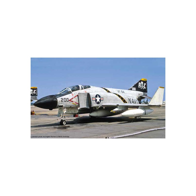 Plastic plane model Combo F-4J & F/A-18th 1/72 | Scientific-MHD