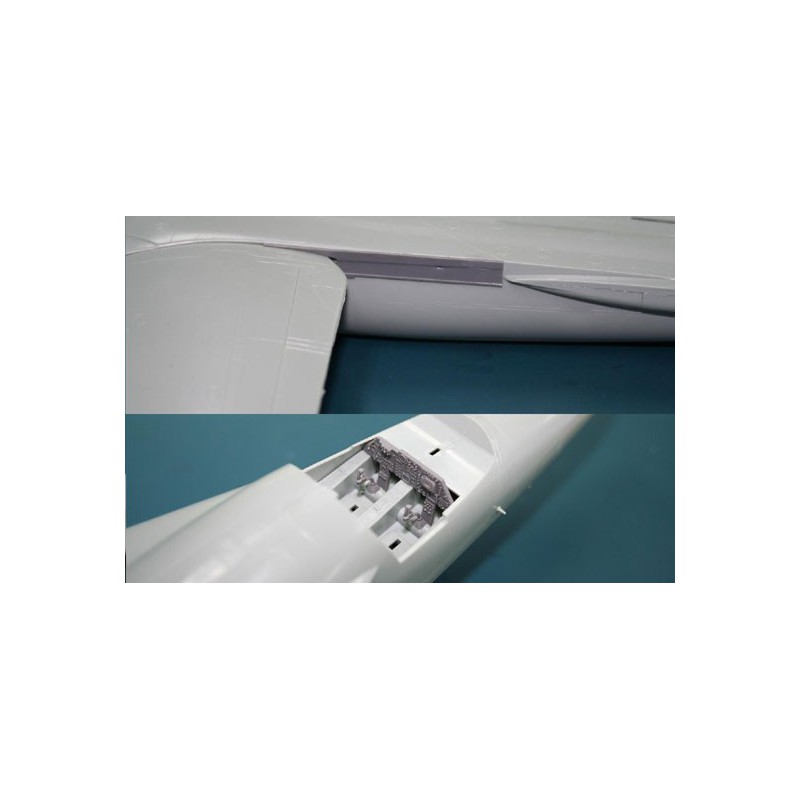 F-111C plastic plane model Australian AF 1/48 | Scientific-MHD