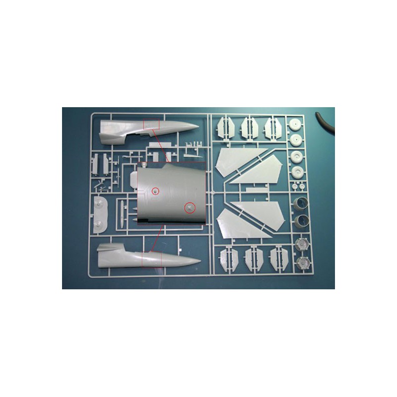 F-111C plastic plane model Australian AF 1/48 | Scientific-MHD