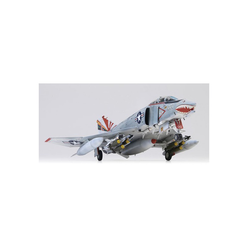Plastic plane model F-4B Phantom MCP 1/48 | Scientific-MHD