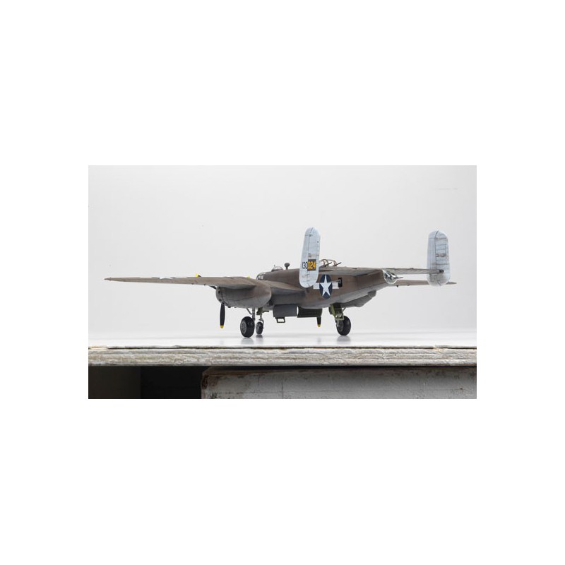 USAAF plastic plane model B-25D Pacific th. 1/48 | Scientific-MHD
