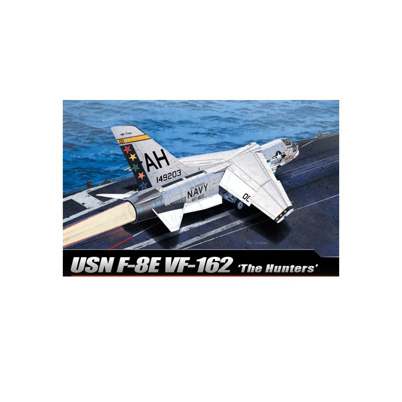 USN F-8E plastic plane model VF-162 The Hunters 1/72 | Scientific-MHD USN F-8E plastic plane model VF-162 The Hunters 1/72 | Scientific-MHD
