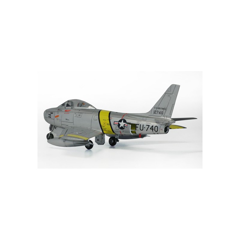 P-47D plastic plane model & f-86e as Gabreski 1/72 | Scientific-MHD
