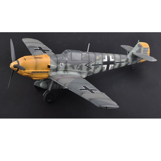 Messerschmitt BF109e plastic plane model, seven 1940 1/18 Messerschmitt BF109e plastic plane model, seven 1940 1/18 | Scientific-MHD