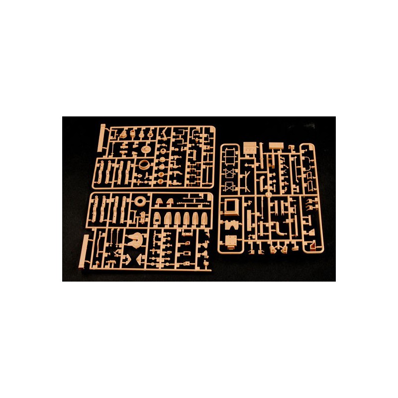 M1070/M1000 HETS 1/35 plastic truck model | Scientific-MHD