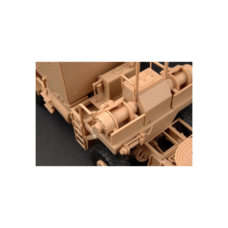 M1070/M1000 HETS 1/35 plastic truck model | Scientific-MHD