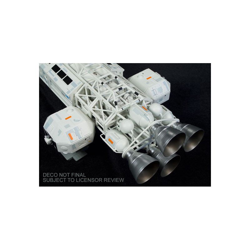 Eagle 2 plastic science fiction model mounted and painted Cosmos 1999 | Scientific-MHD