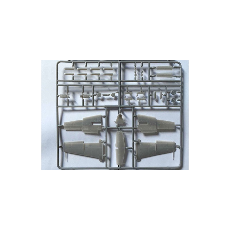 Plastic plane model TS-11 Iskra Expert Set | Scientific-MHD