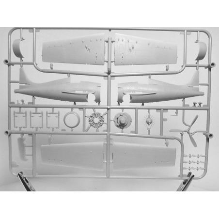 FM-1 & FM-2 plastic plane model WildCat Deluxe Set 1/72 | Scientific-MHD