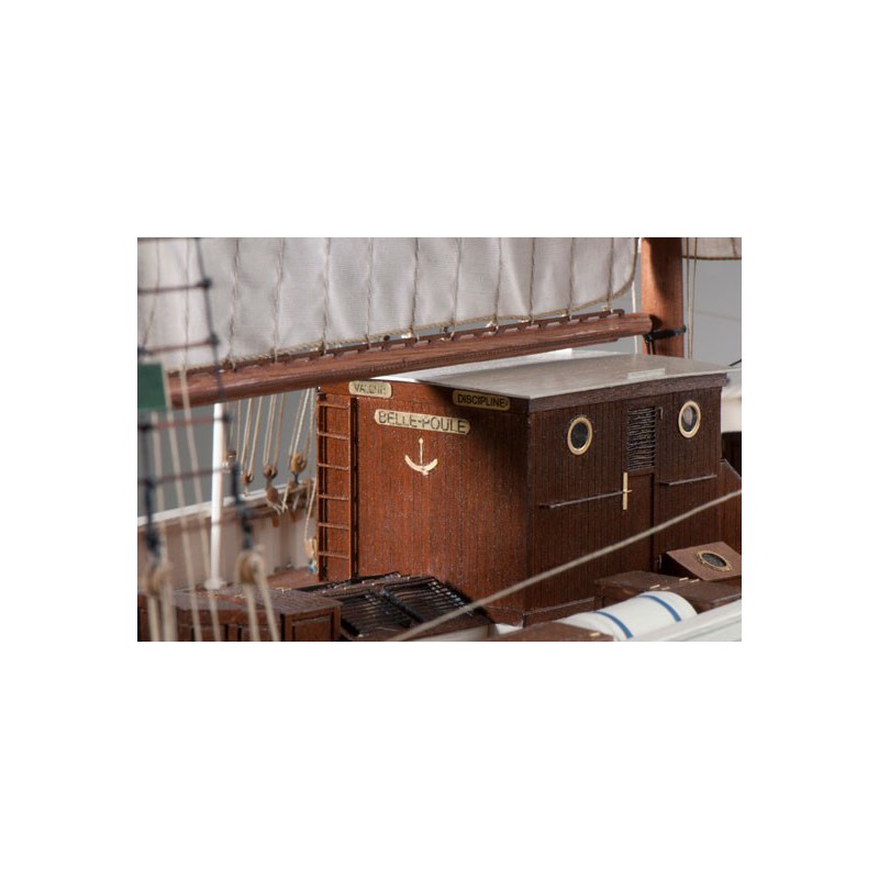 Static boat the beautiful hen 1/50 | Scientific-MHD