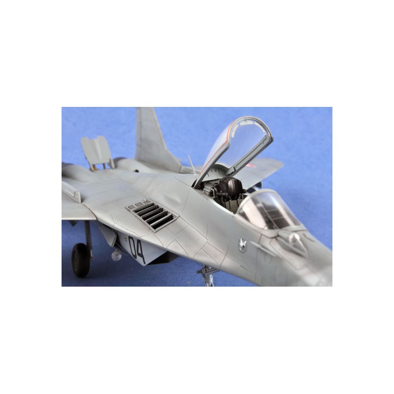 Russian Mig-29a Fulcrum plastic plane model | Scientific-MHD