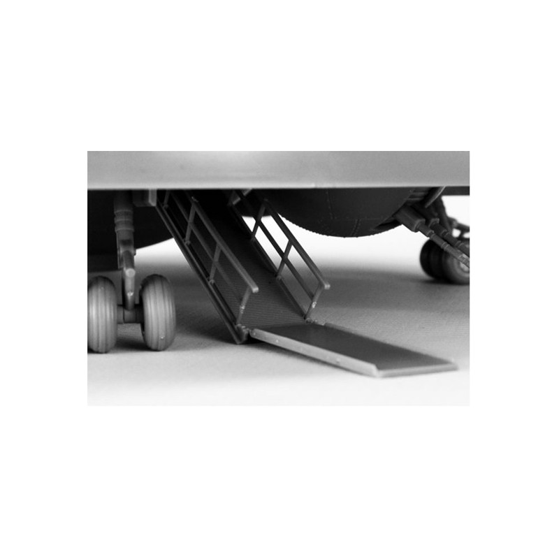 Hanebu II plastic plane model 1/72 | Scientific-MHD