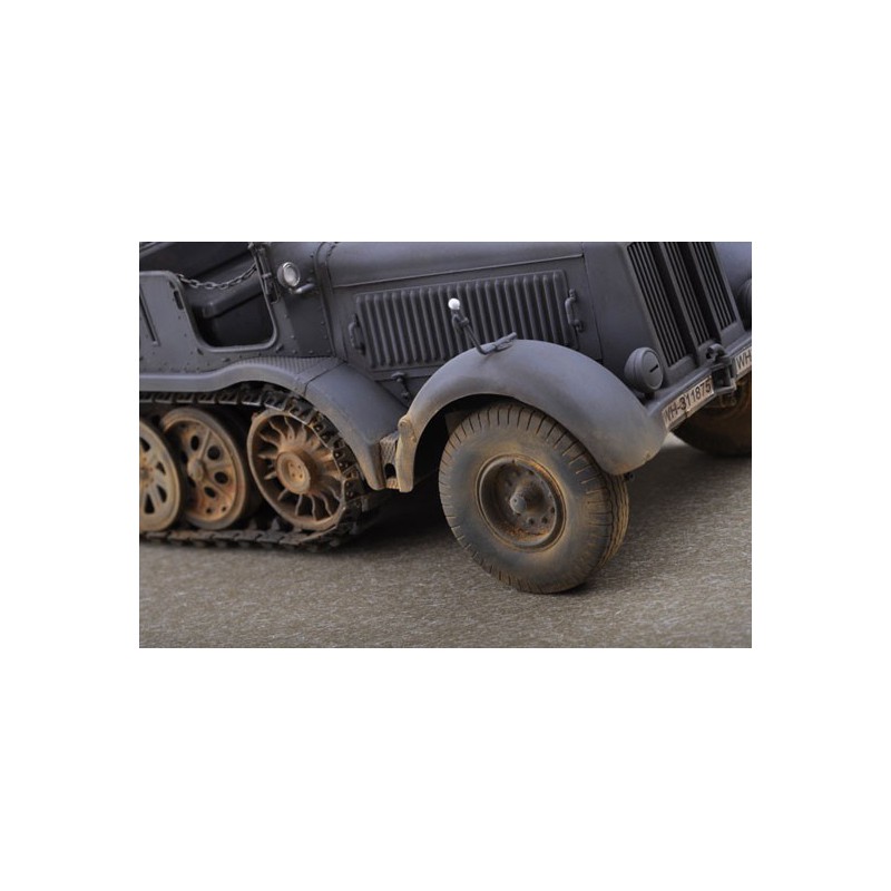 SD.KFZ.8 Schwer plastic tank model | Scientific-MHD