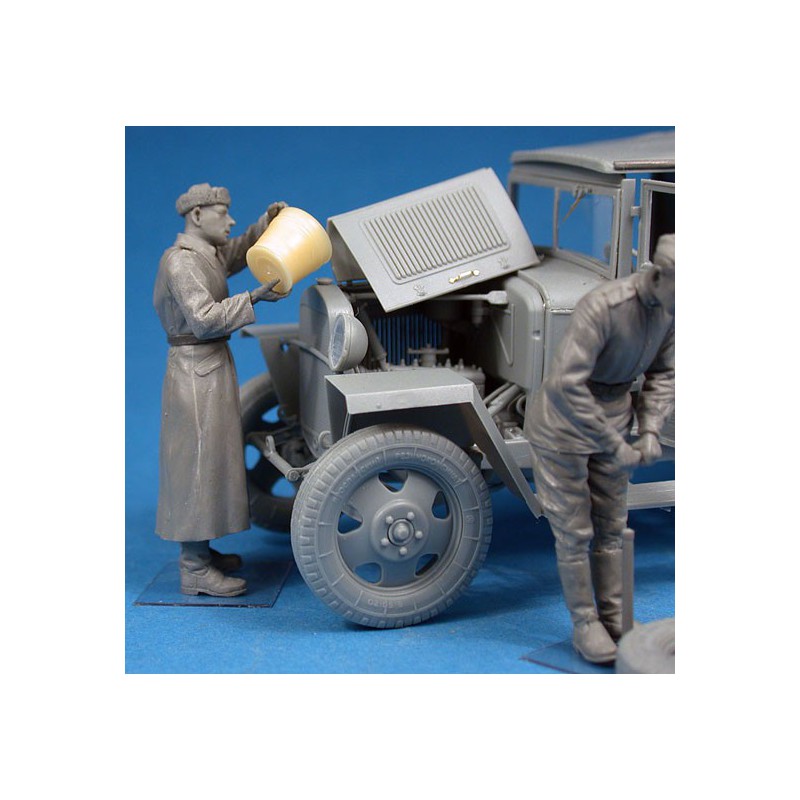 Red Army Drivers 1/35 figurine | Scientific-MHD