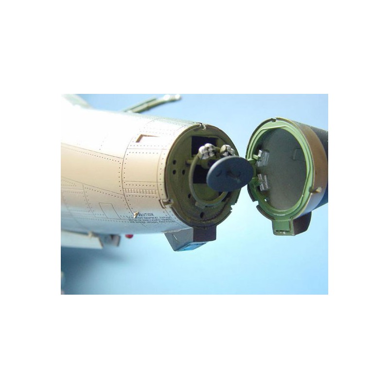 F-105D plastic plane model Thunderchief | Scientific-MHD