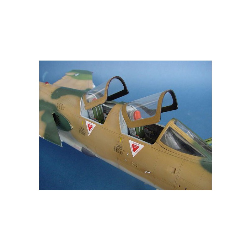 F-105G plastic plane model Wild Weasel | Scientific-MHD