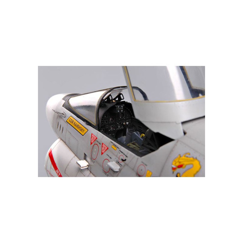 USS a-7e Corsair II plastic plane model | Scientific-MHD USS a-7e Corsair II plastic plane model | Scientific-MHD