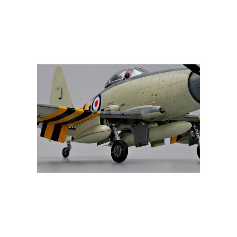 Wyvern S.4 plastic plane model | Scientific-MHD