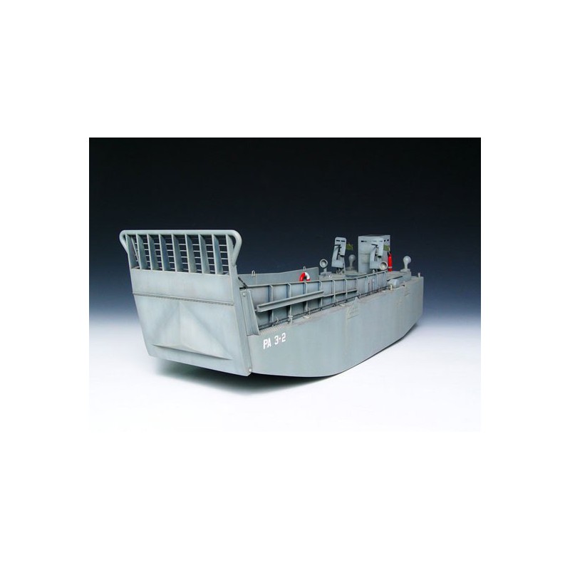 WW II US Navy LCM (3) Landing Craft plastic | Scientific-MHD