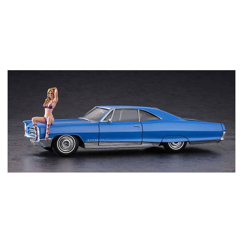 Plastic car model Us Cup+ Blond Girl's 1/24 | Scientific-MHD
