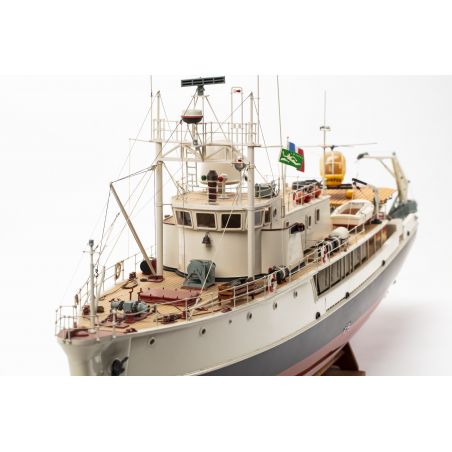 Calypso RC 1/45 2018 radio -controlled electric boat | Scientific-MHD Calypso RC 1/45 2018 radio -controlled electric boat | Scientific-MHD