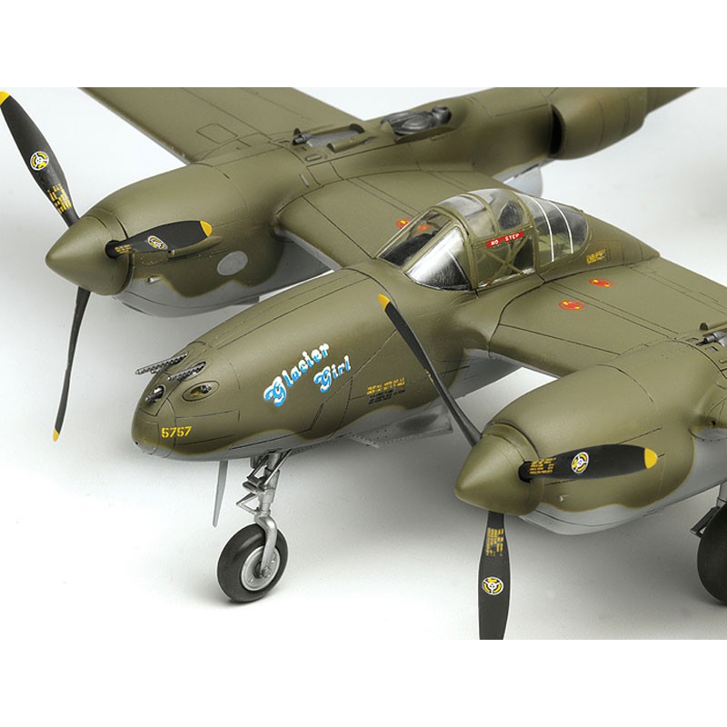 P-38F plastic plane model Lighting Glacier Girl 1/48 | Scientific-MHD P-38F plastic plane model Lighting Glacier Girl 1/48 | Scientific-MHD