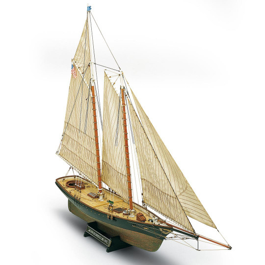 Static boat America 1/66