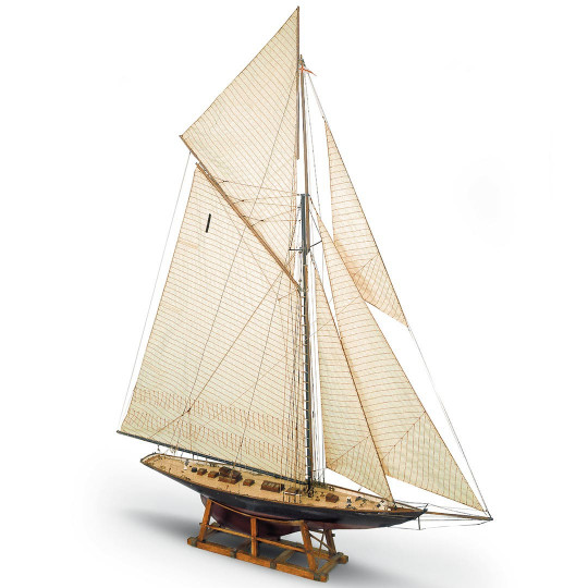 Static Boat Britannia 1/64