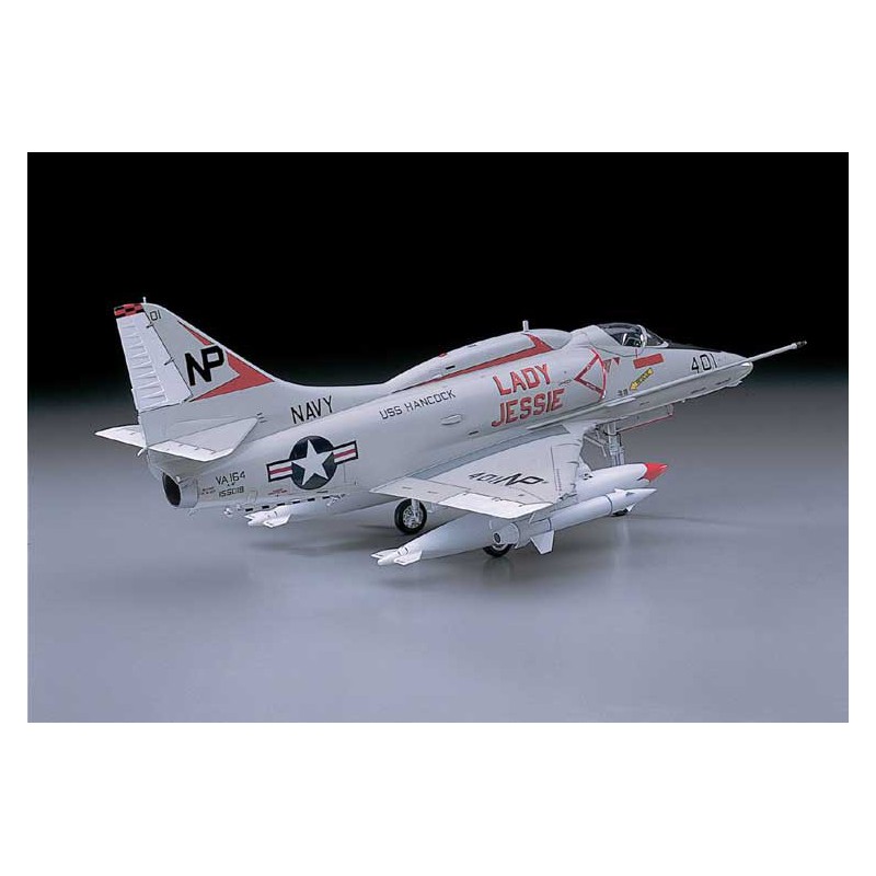 A-4E Skyhawk plastic plane model (ST13) 1/32 | Scientific-MHD