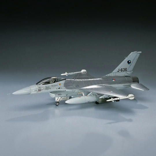 Plastic F-16 A PLUS FALCON...