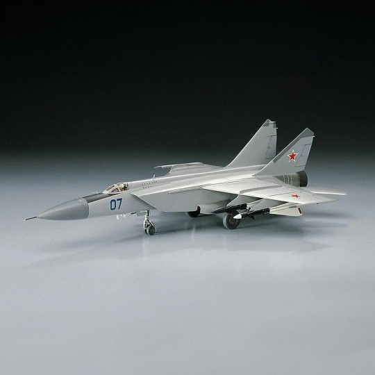 MIG 25 Foxbat plastic plane...