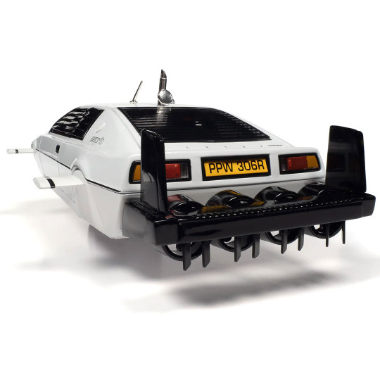 Die Cast 1:18 James Bond...