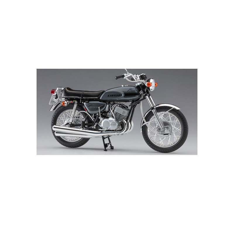Kawasaki 500-SS/Mach III plastic motorcycle model | Scientific-MHD