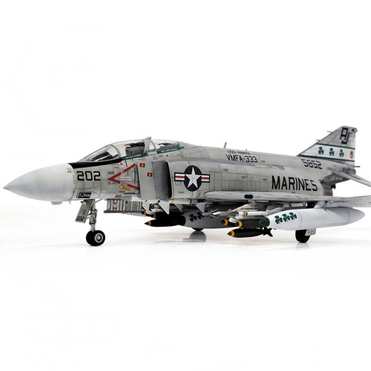 USMC F-4J Phantom II plastic model aircraft “VMFA-333 Fighting Shamrocks” 1:48 USMC F-4J Phantom II...
