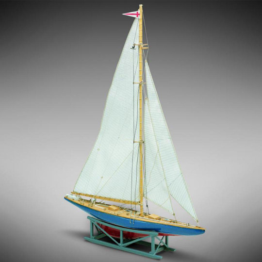 Endeavour II static boat
