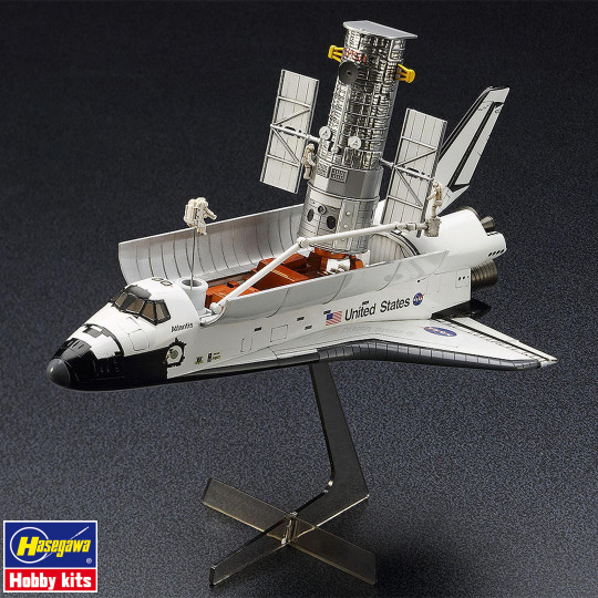 Model Hubble and Shuttle...