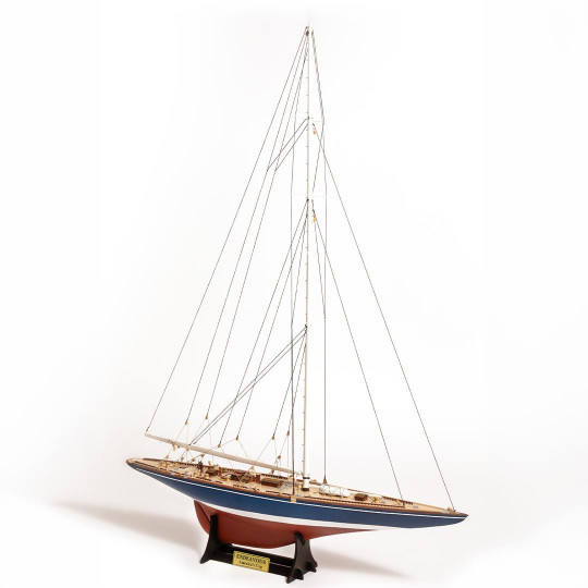 Model yacht Endeavour 1-75...