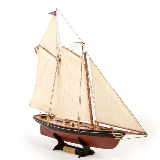 Model yacht America...