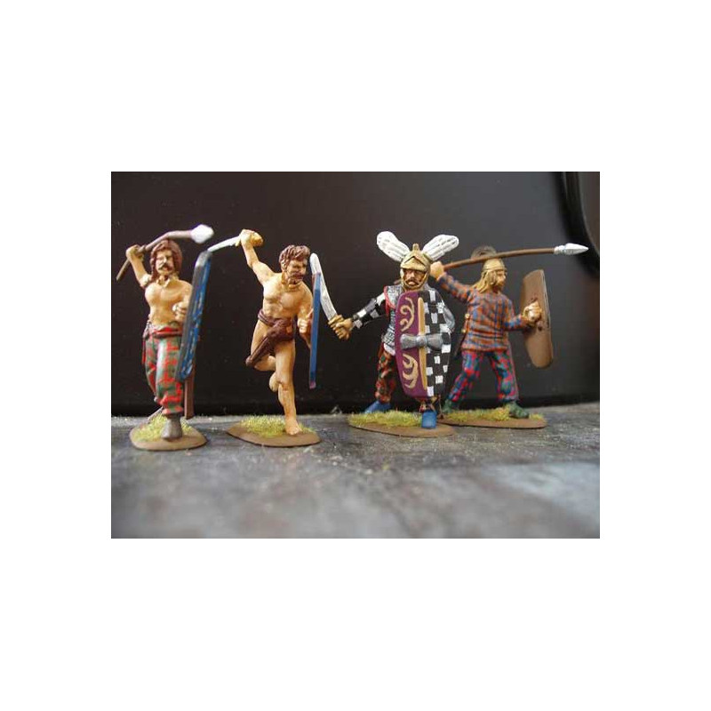 Gallic 1/32 war band figurine | Scientific-MHD