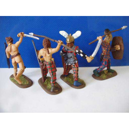 Gallic 1/32 war band figurine | Scientific-MHD