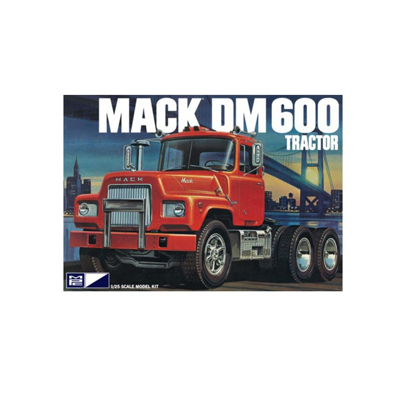Mack DM600 1/25 plastic truck model | Scientific-MHD