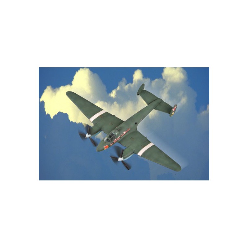 SOVIET PE-2 plastic plane model 1/72 | Scientific-MHD