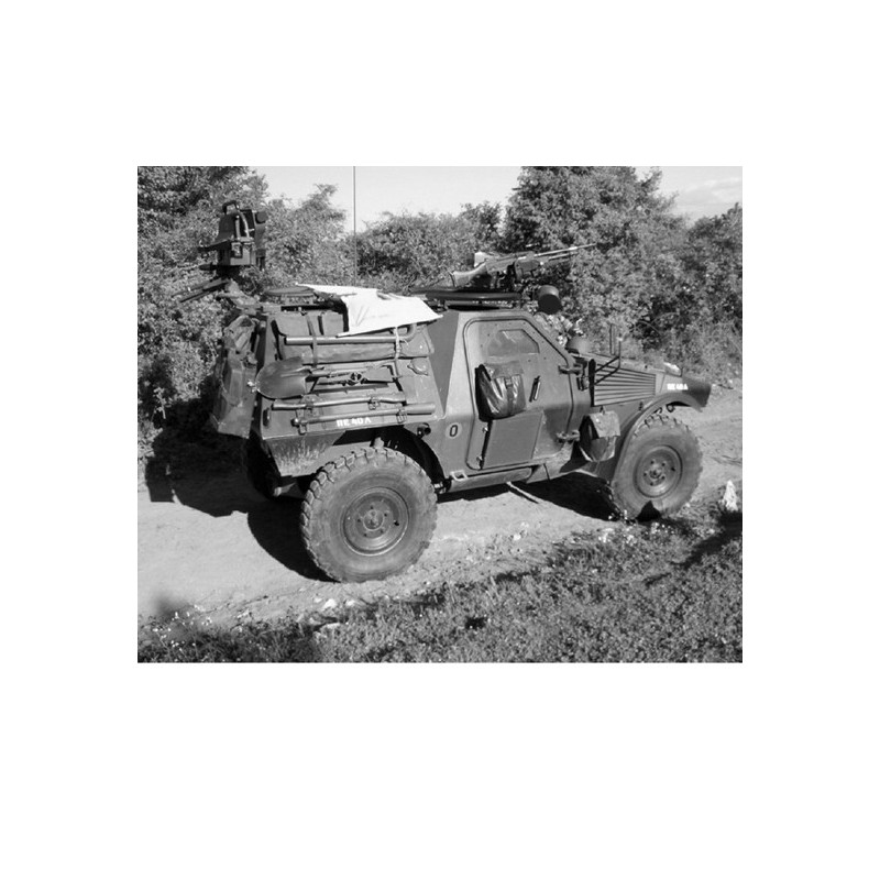 French VBL plastic tank model + 1/35 milan | Scientific-MHD