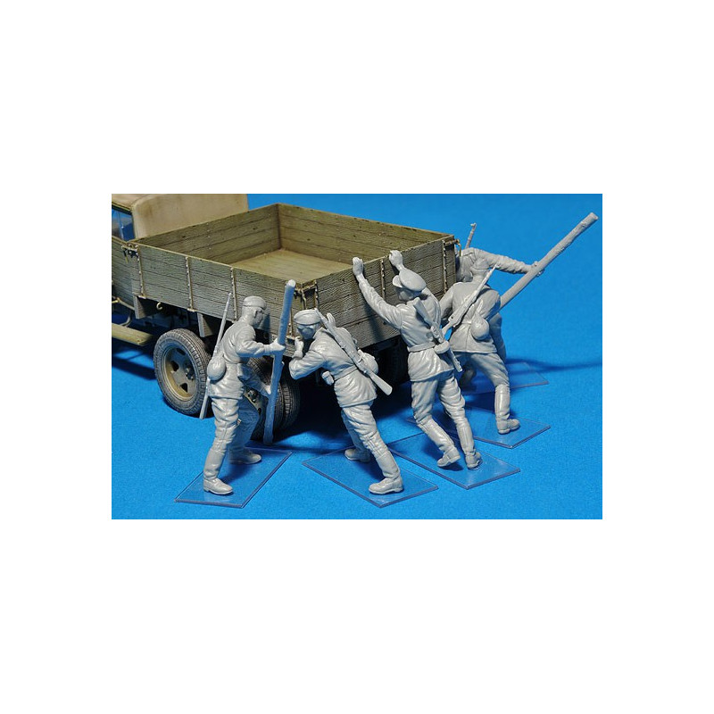 Soviet soldiers figurine 1/35 | Scientific-MHD